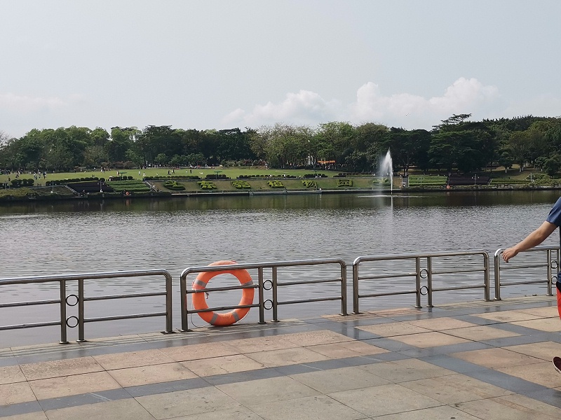 �������ջᡪ���ж���������������һ�����У�